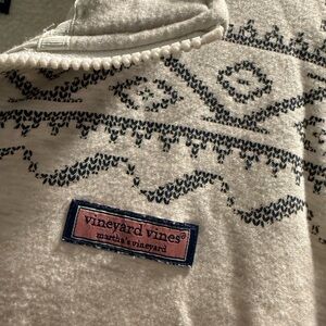 Vineyard Vines woman’s Sweater